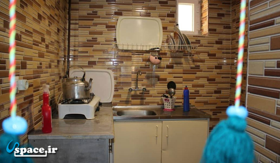 آشپزخانه سوئیت شولیز اقامتگاه بوم گردی کی قباد - دهدز - روستای ده کیان